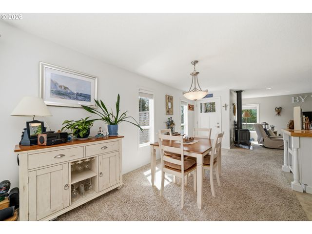 610 S ANCHOR St, Rockaway Beach, OR 97136
