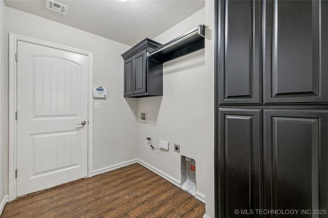 6261 E 146th Street S, Bixby, OK 74008