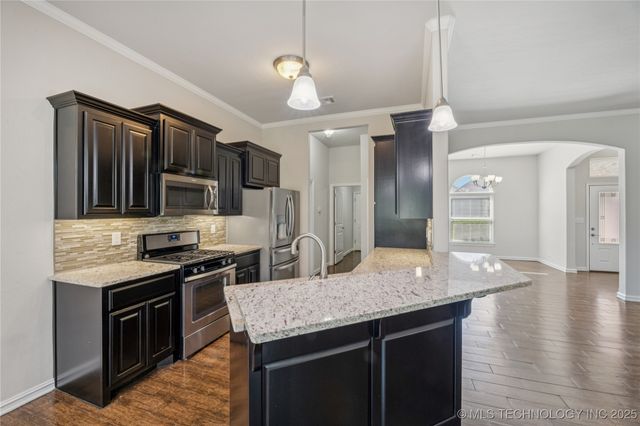 6261 E 146th Street S, Bixby, OK 74008