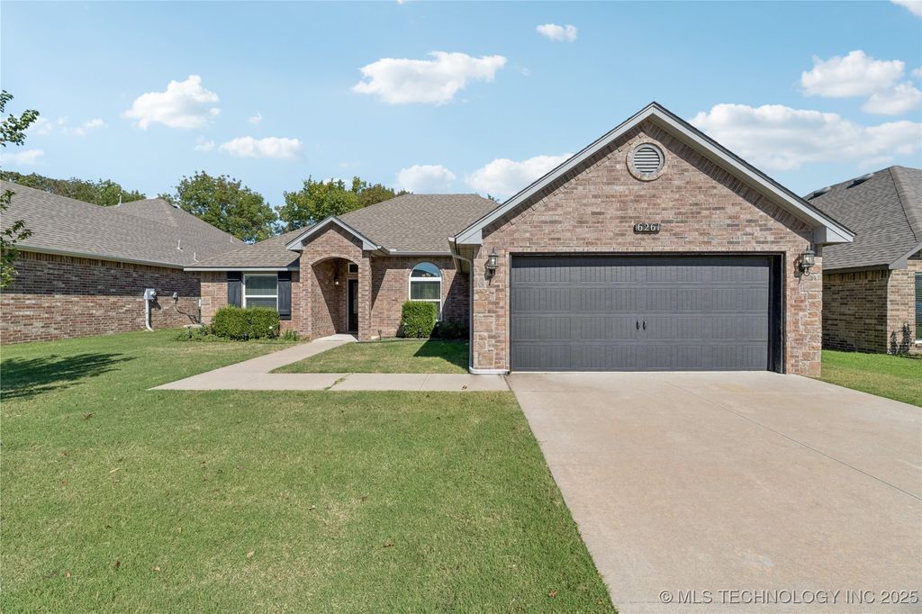 6261 E 146th Street S, Bixby, OK 74008