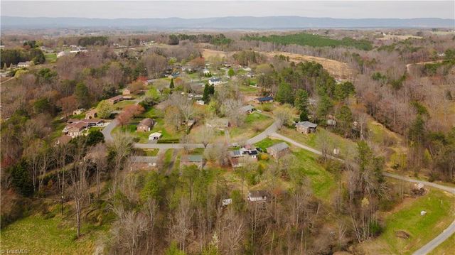 335 Badgett Avenue, Mount Airy, NC 27030