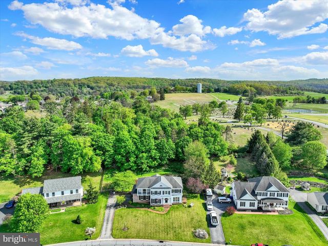 3165 REXWOOD DR, Glen Rock, PA 17327