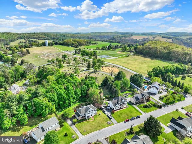 3165 REXWOOD DR, Glen Rock, PA 17327