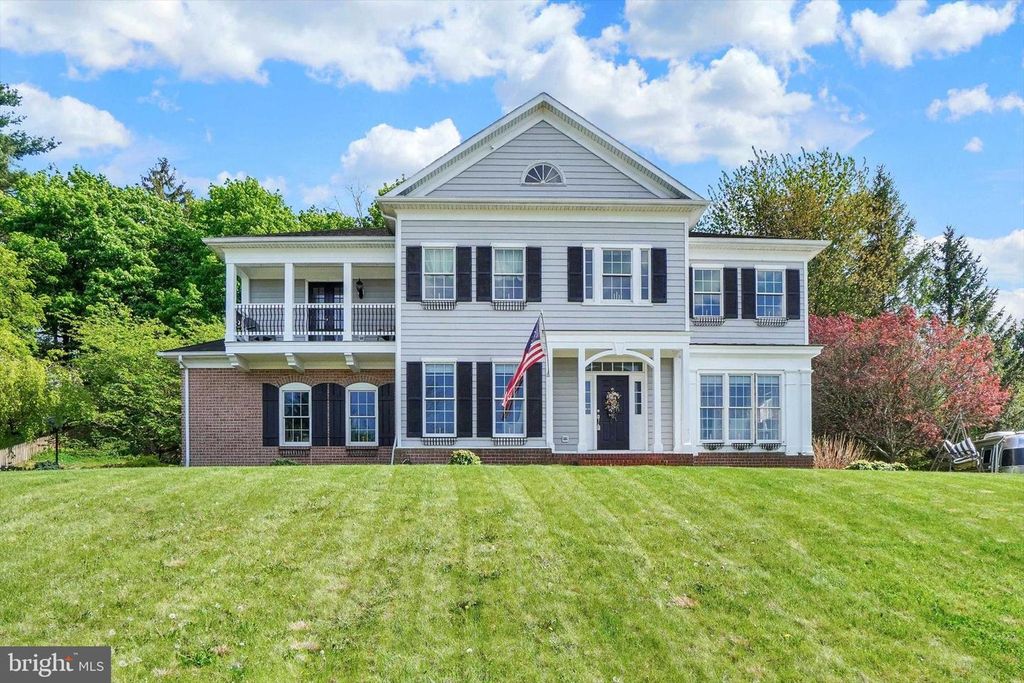 3165 REXWOOD DR, Glen Rock, PA 17327