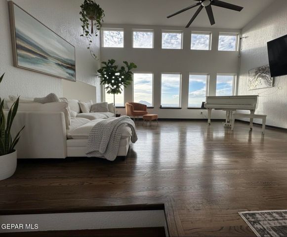 65 SIERRA CREST Drive, El Paso, TX 79902