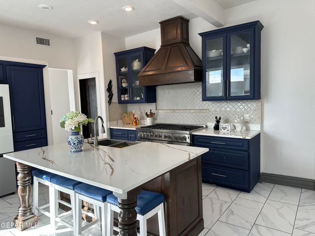 65 SIERRA CREST Drive, El Paso, TX 79902