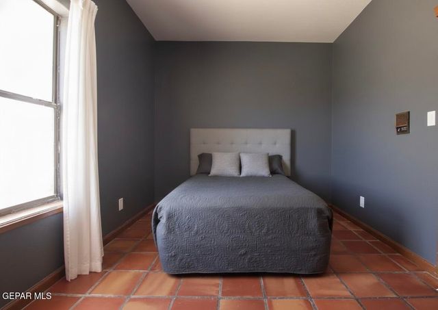 65 SIERRA CREST Drive, El Paso, TX 79902