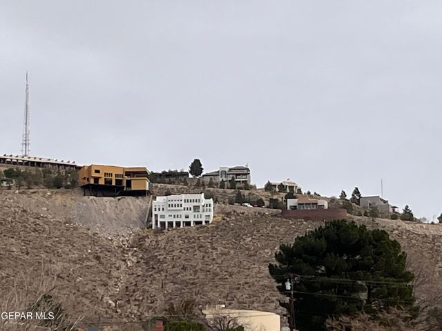 65 SIERRA CREST Drive, El Paso, TX 79902