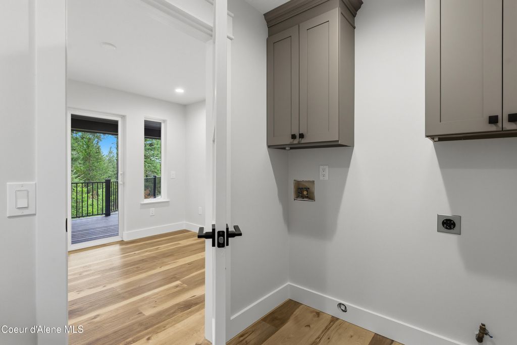 422 Roop Rd, Cocolalla, ID 83813 photo 5