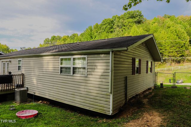 1883 Powder Branch Road, Johnson City, TN 37601