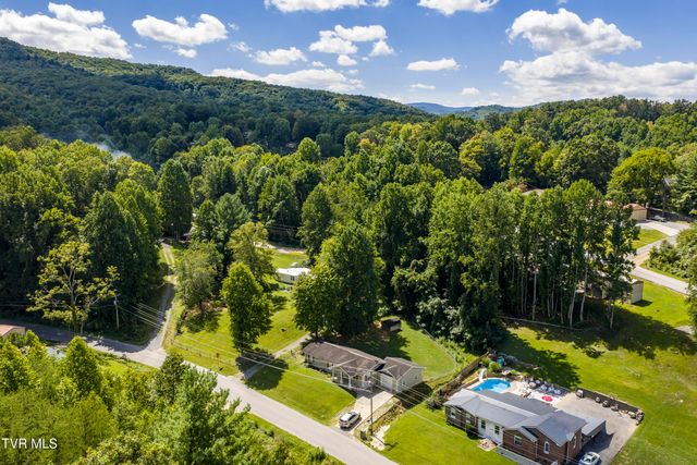 1883 Powder Branch Road, Johnson City, TN 37601