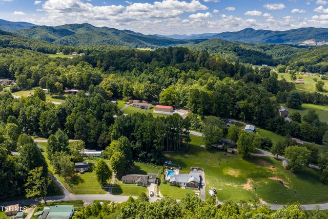 1883 Powder Branch Road, Johnson City, TN 37601