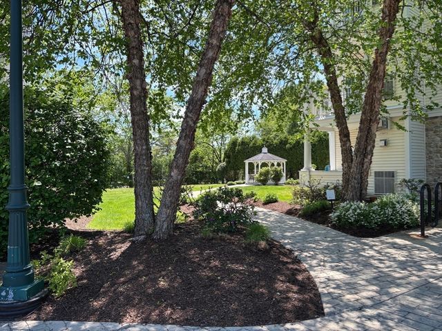 2303 Davenport Avenue 2303, Canton, MA 02021