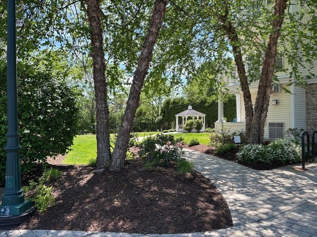 2303 Davenport Avenue 2303, Canton, MA 02021