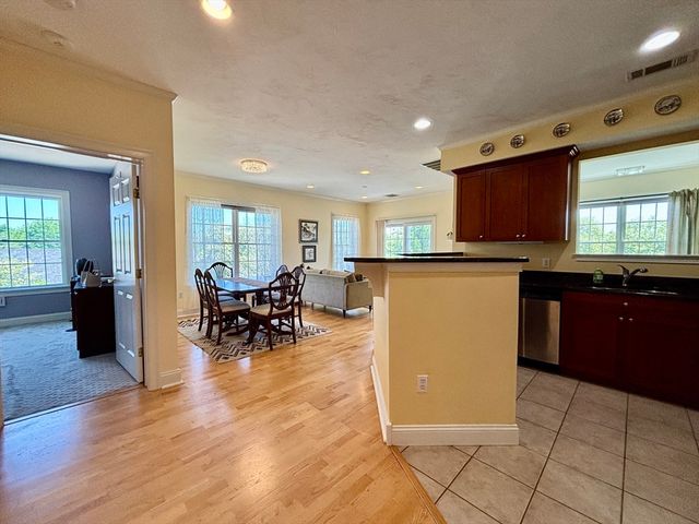 2303 Davenport Avenue 2303, Canton, MA 02021