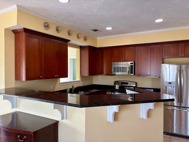 2303 Davenport Avenue 2303, Canton, MA 02021