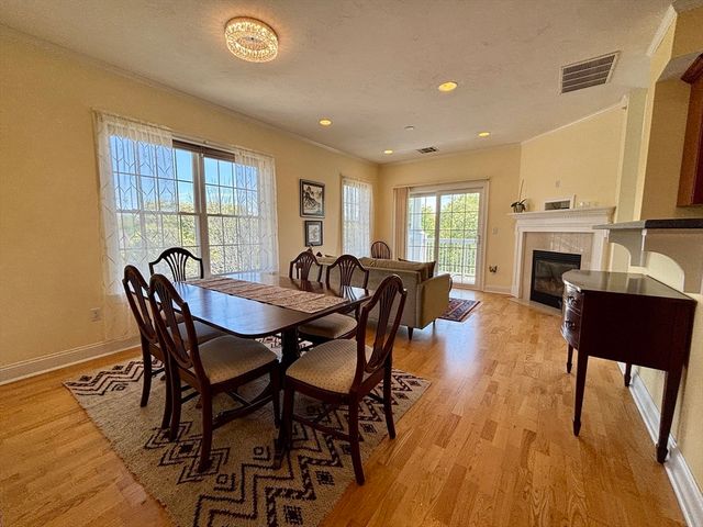 2303 Davenport Avenue 2303, Canton, MA 02021