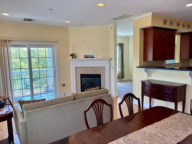 2303 Davenport Avenue 2303, Canton, MA 02021