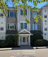 2303 Davenport Avenue 2303, Canton, MA 02021