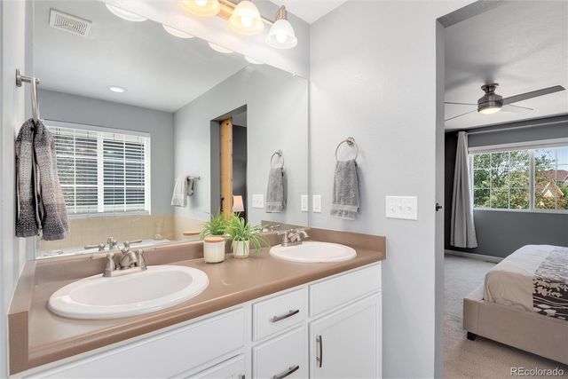 6156 S Harvest Court, Aurora, CO 80016