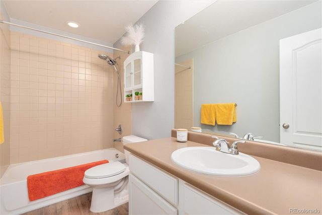 6156 S Harvest Court, Aurora, CO 80016