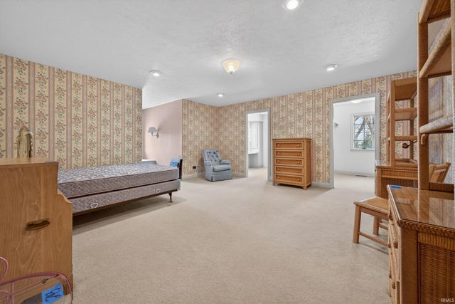 1400 KIRK Row, Kokomo, IN 46902