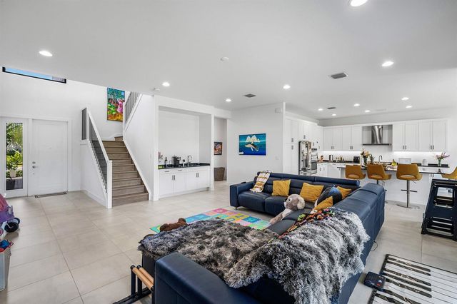 8381 Fishers Island Way, Boca Raton, FL 33434