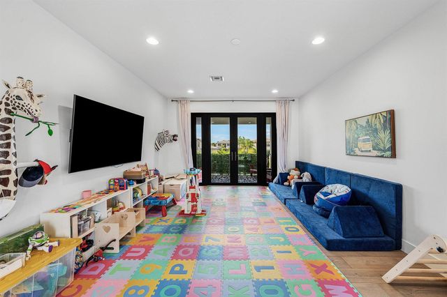 8381 Fishers Island Way, Boca Raton, FL 33434