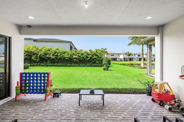8381 Fishers Island Way, Boca Raton, FL 33434