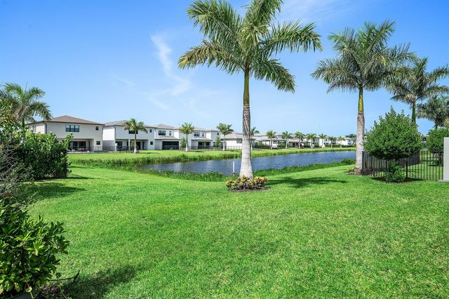 8381 Fishers Island Way, Boca Raton, FL 33434