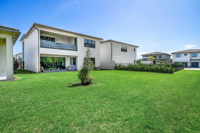 8381 Fishers Island Way, Boca Raton, FL 33434