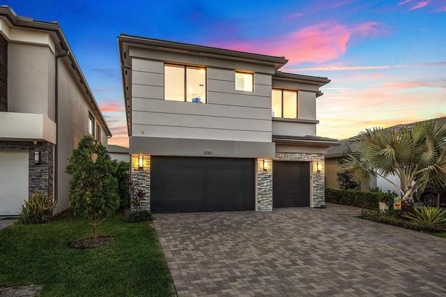 8381 Fishers Island Way, Boca Raton, FL 33434