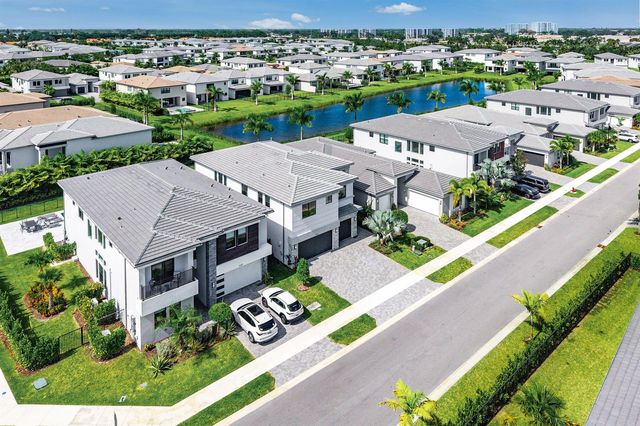 8381 Fishers Island Way, Boca Raton, FL 33434