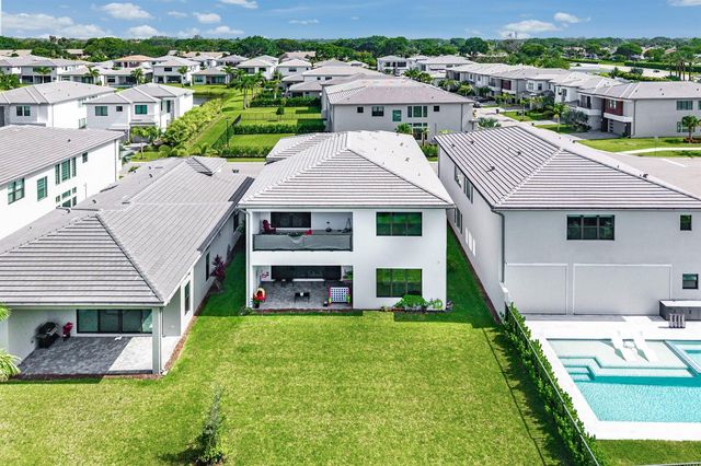 8381 Fishers Island Way, Boca Raton, FL 33434
