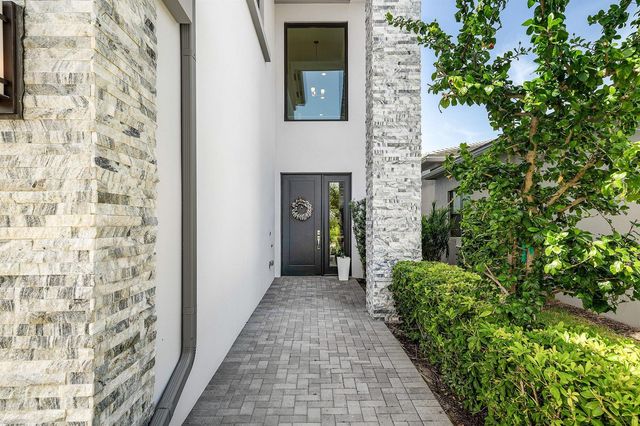 8381 Fishers Island Way, Boca Raton, FL 33434