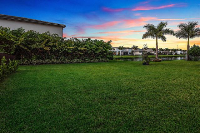 8381 Fishers Island Way, Boca Raton, FL 33434
