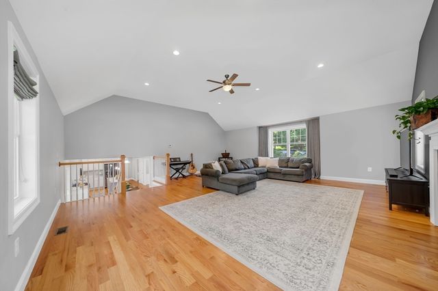 79 Andover Rd, Billerica, MA 01821