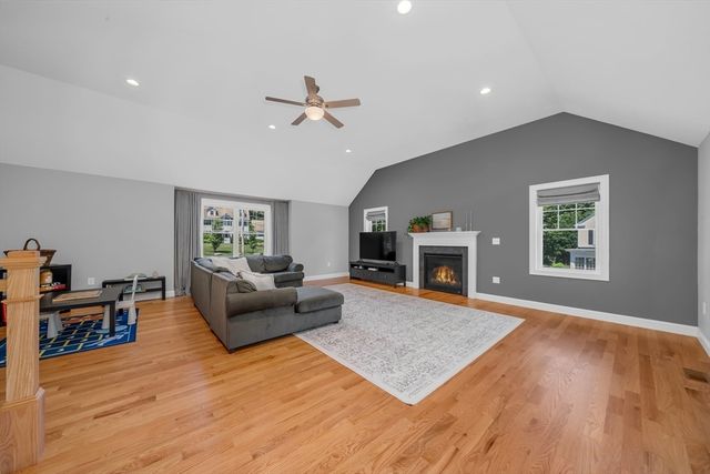 79 Andover Rd, Billerica, MA 01821