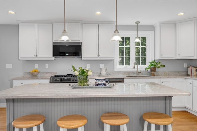 79 Andover Rd, Billerica, MA 01821