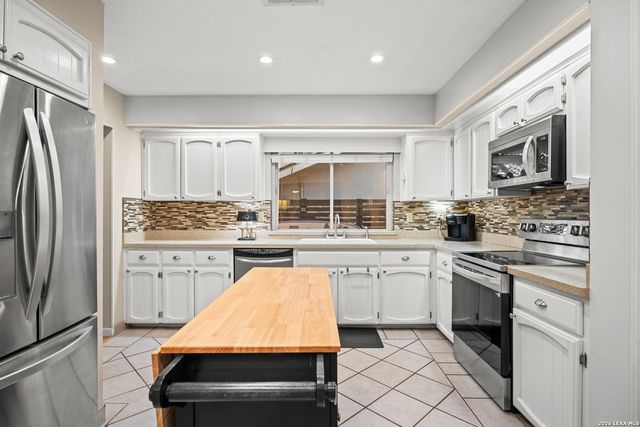 2522 CROW VLY, San Antonio, TX 78232