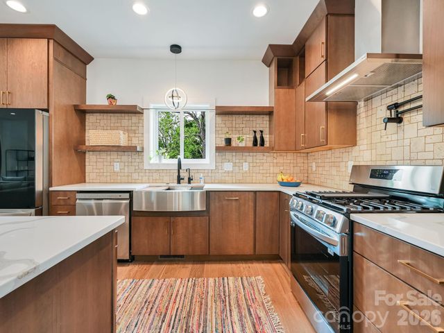 18 Sand Hill Road, Asheville, NC 28806