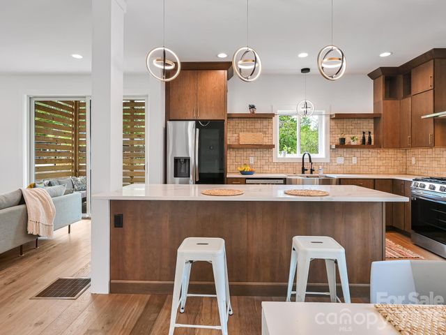 18 Sand Hill Road, Asheville, NC 28806