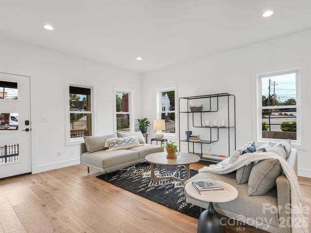 18 Sand Hill Road, Asheville, NC 28806