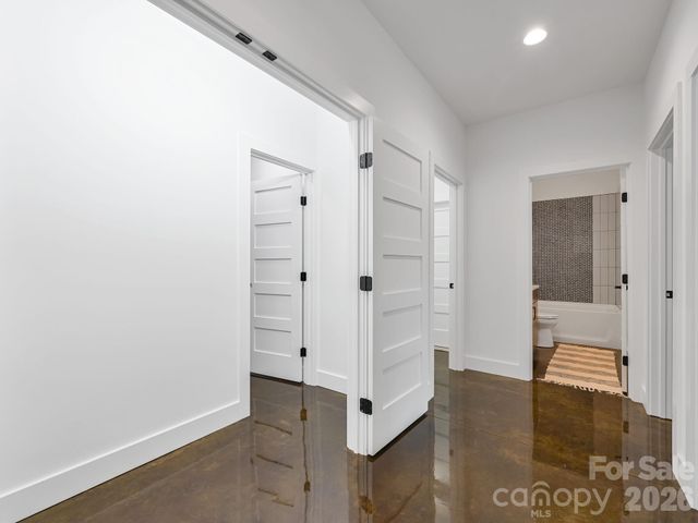18 Sand Hill Road, Asheville, NC 28806