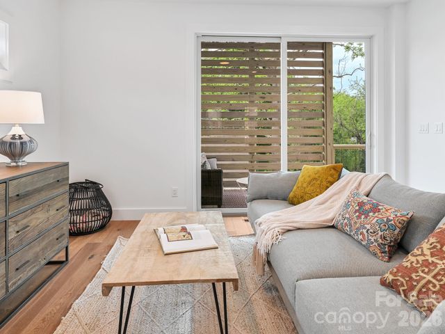 18 Sand Hill Road, Asheville, NC 28806