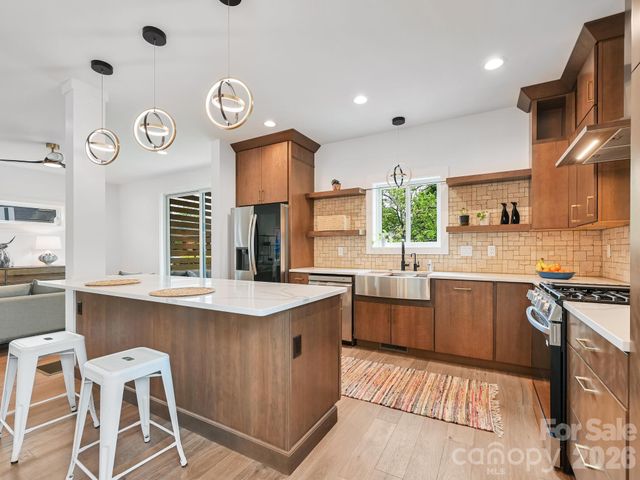 18 Sand Hill Road, Asheville, NC 28806