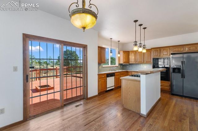 1165 Golden Hills Road, Colorado Springs, CO 80919