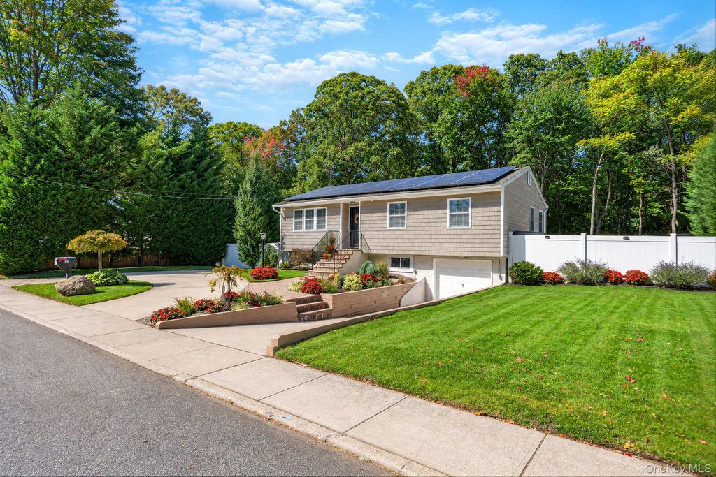 47 Mooney Pond Road, Selden, NY 11784 — photo 4