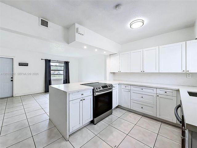1838 Lauderdale Manor Dr, Fort Lauderdale, FL 33311