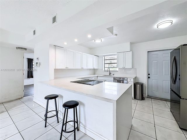 1838 Lauderdale Manor Dr, Fort Lauderdale, FL 33311